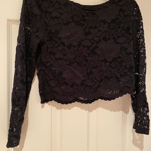 Lace Detail long sleeve crop top - Picture 2 of 2
